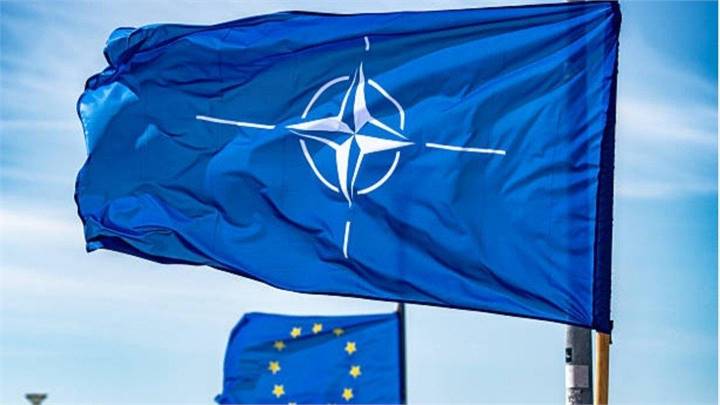 LA NATO CAMBIA PELLE: GLI STATI UNITI ARRETRANO, L’EUROPA CERCA UNA NUOVA LEADERSHIP